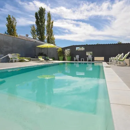 בית נופש Nice In W/ Wifi, 2 Bedrooms And Outdoor Swimming Pool *